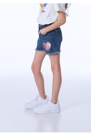 Short de jean con aplique corazón