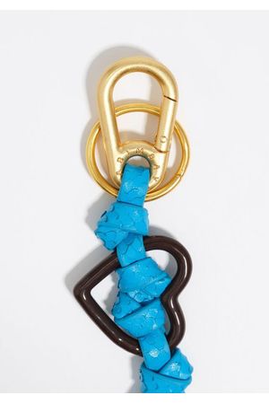 llavero de corazón con efecto piel