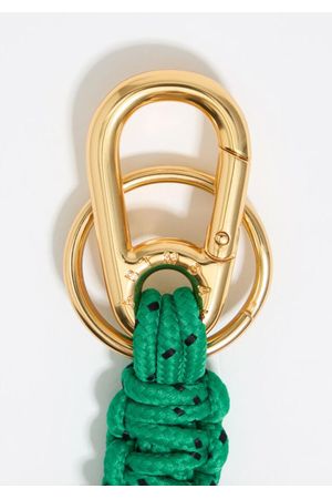 llavero de corazón y tejido