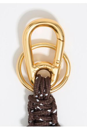 llavero de corazón y tejido