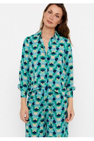 Camisa estampada sostenible