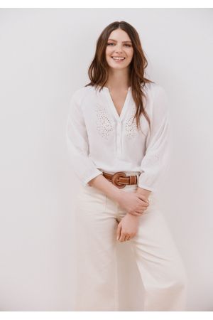 Blusa bordados perforados