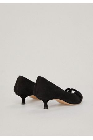 Zapato tacón bajo con cadena