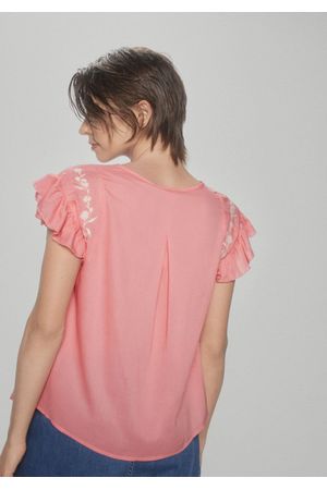 Blusa jaretas y bordados