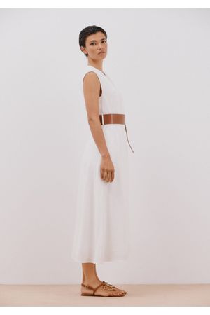 Vestido blanco con cinturón