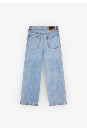 Jeans con tachuelas de estrella