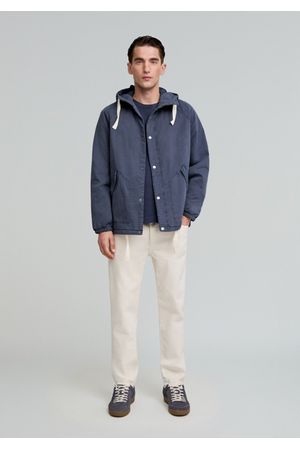 Chaqueta ligera capucha