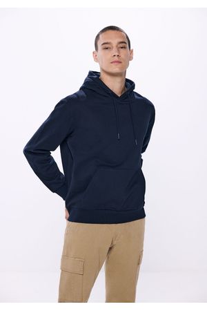 Suéter clásico con capucha