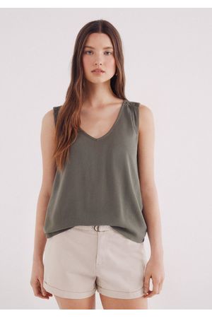 Blusa escote en v hombros crochet