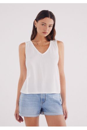 Blusa escote en v hombros crochet