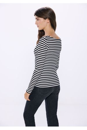 Blusa escote pico frunce