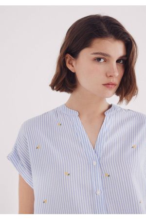 Blusa oxford cuello mao ligera