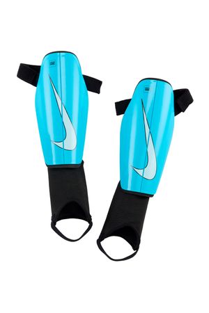 Canilleras Nike Charge