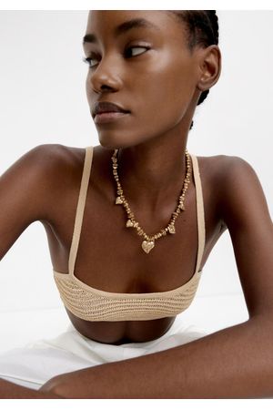 Collar corto con corazones