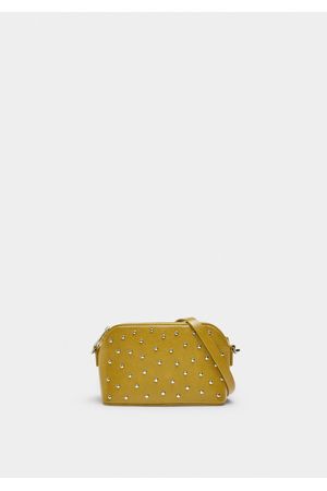 Bolso bandolera con tachuelas